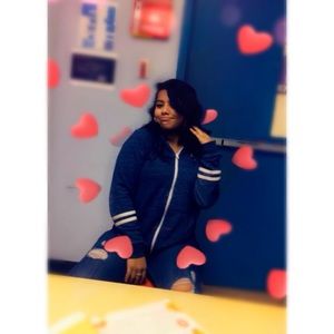 Meet your Posher, Esmeralda